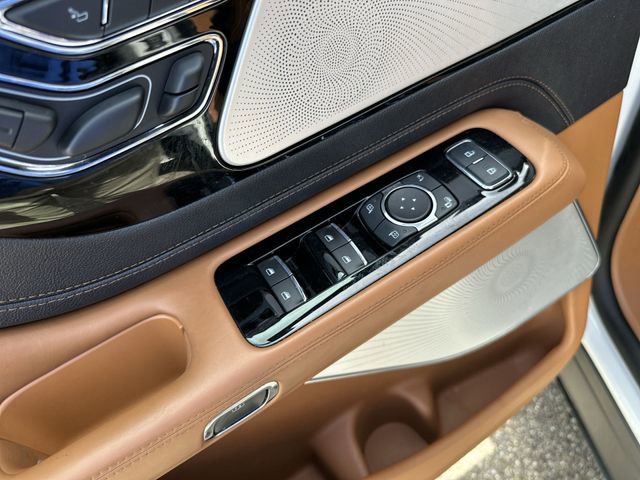 Used 2025 Lincoln Aviator Black Label w/ Black Label Special Edition AWD/4WD image 17