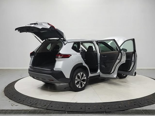 Used 2023 Nissan Rogue SV FWD image 16