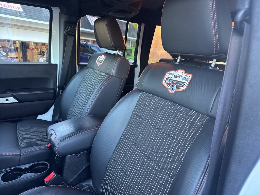 Used 2012 Jeep Wrangler Unlimited Sahara image 31