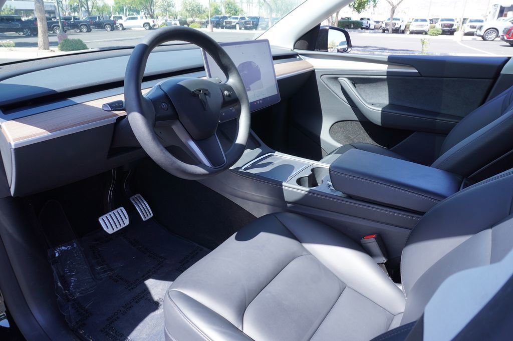 Used 2024 Tesla Model Y Performance AWD/4WD image 19