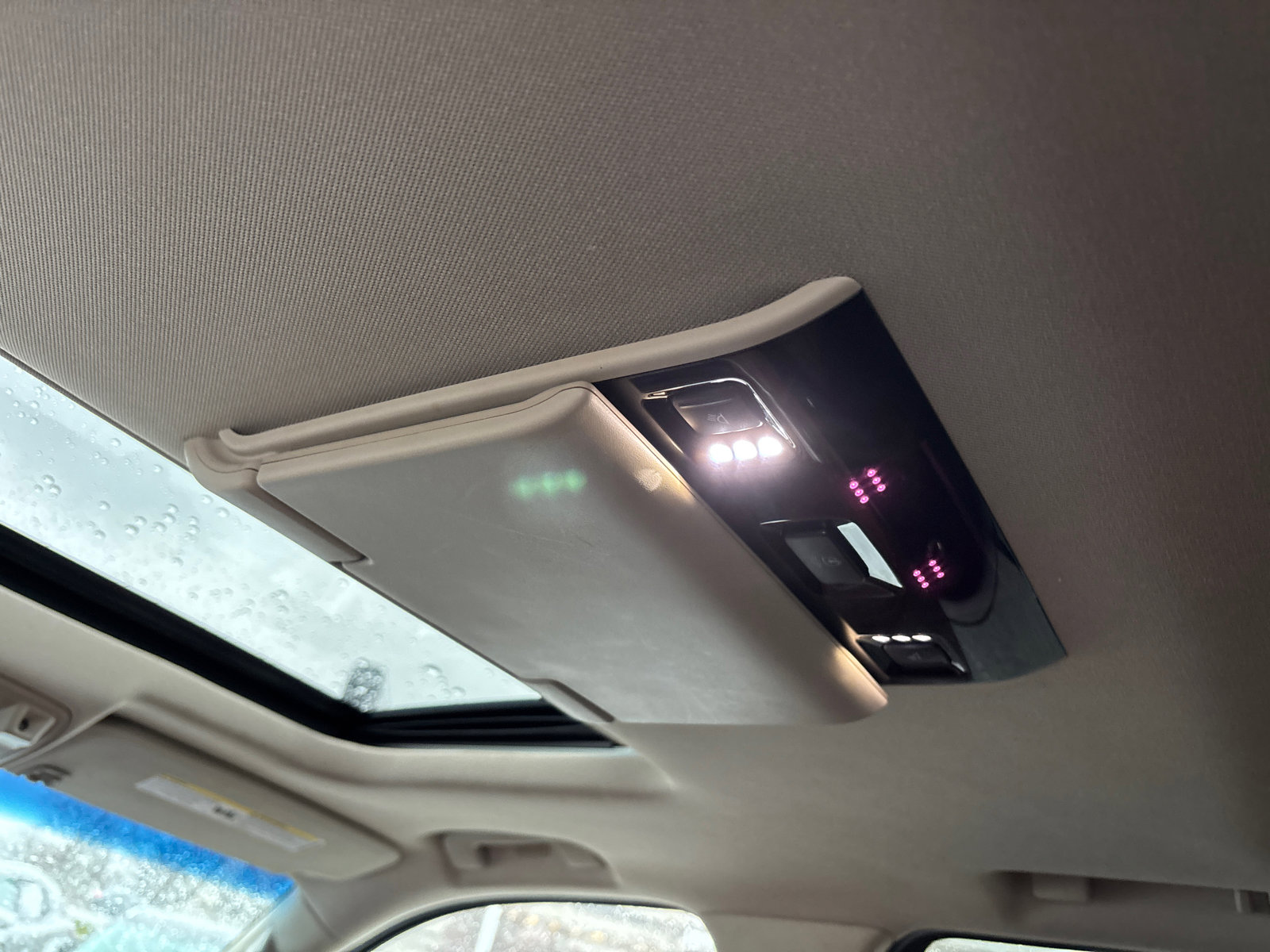 Used 2018 Cadillac Escalade Luxury image 32