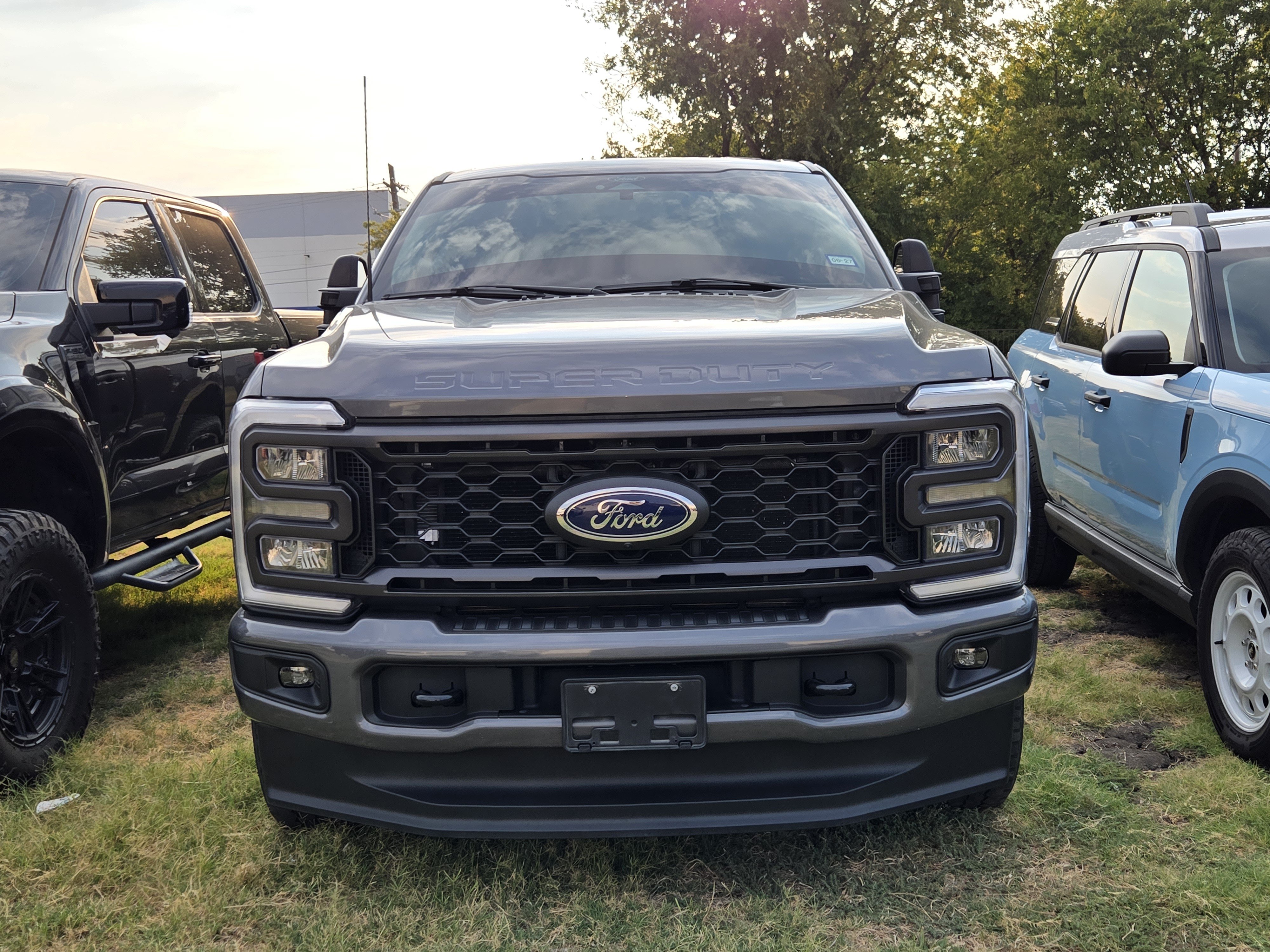 Used 2024 Ford F250 XL w/ STX Appearance Package AWD/4WD image 2