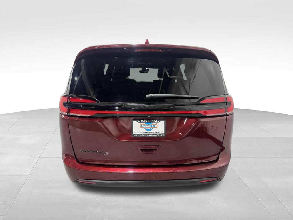 Used 2021 Chrysler Pacifica Touring w/ S Appearance Package FWD image 27
