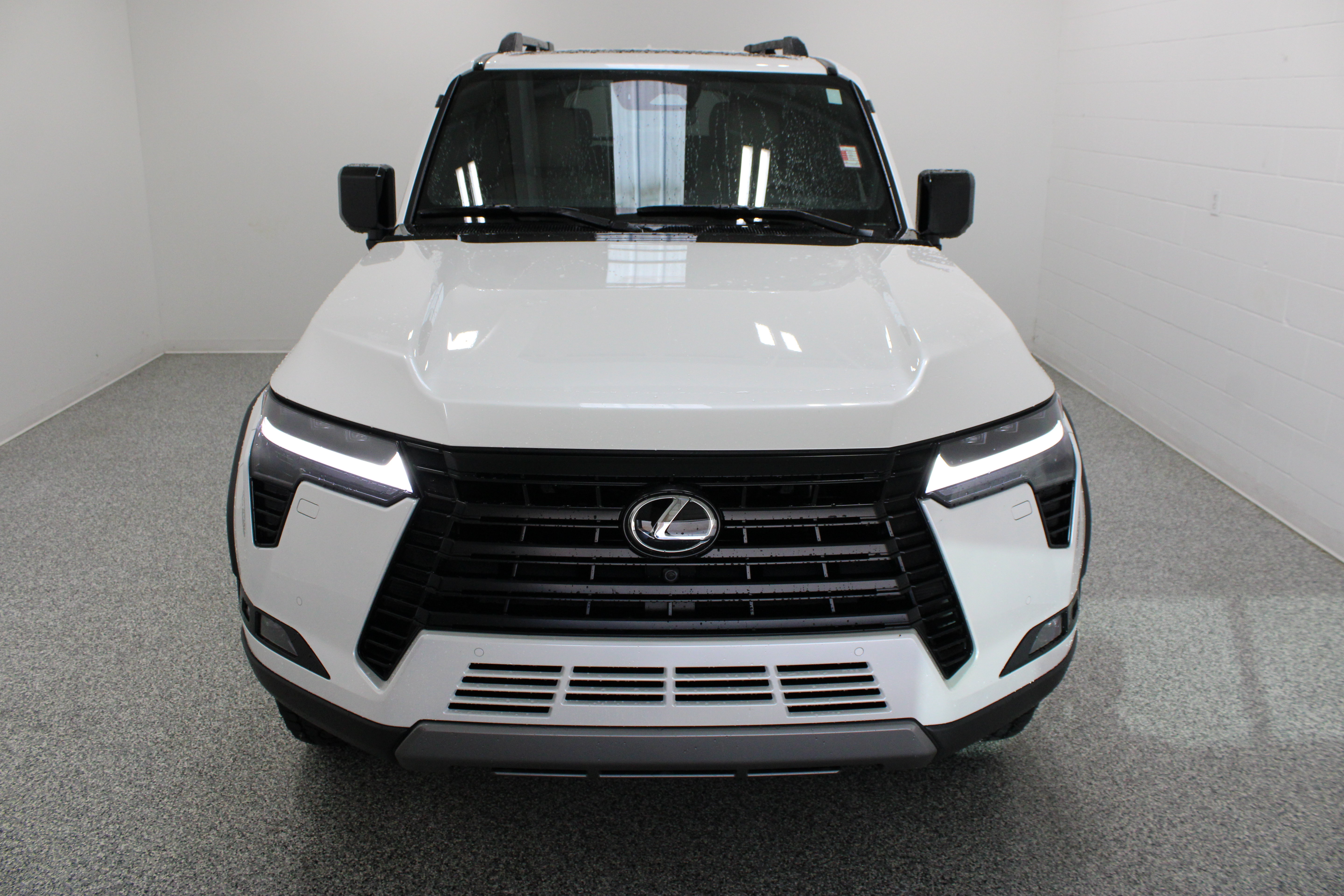 Used 2026 Lexus GX 550 AWD/4WD image 2