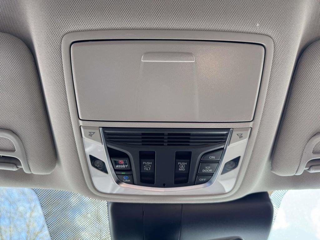 Certified 2024 Acura RDX SH-AWD w/ Technology Package image 32