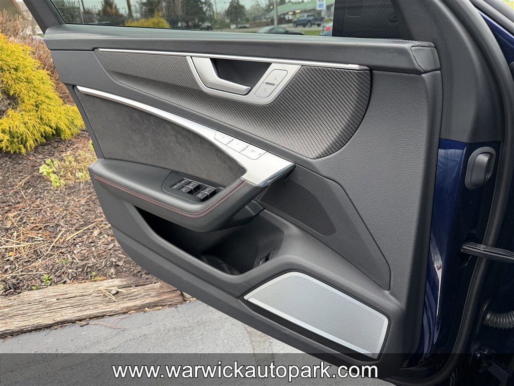 Used 2021 Audi RS 6 w/ Carbon Optic Package AWD/4WD image 22