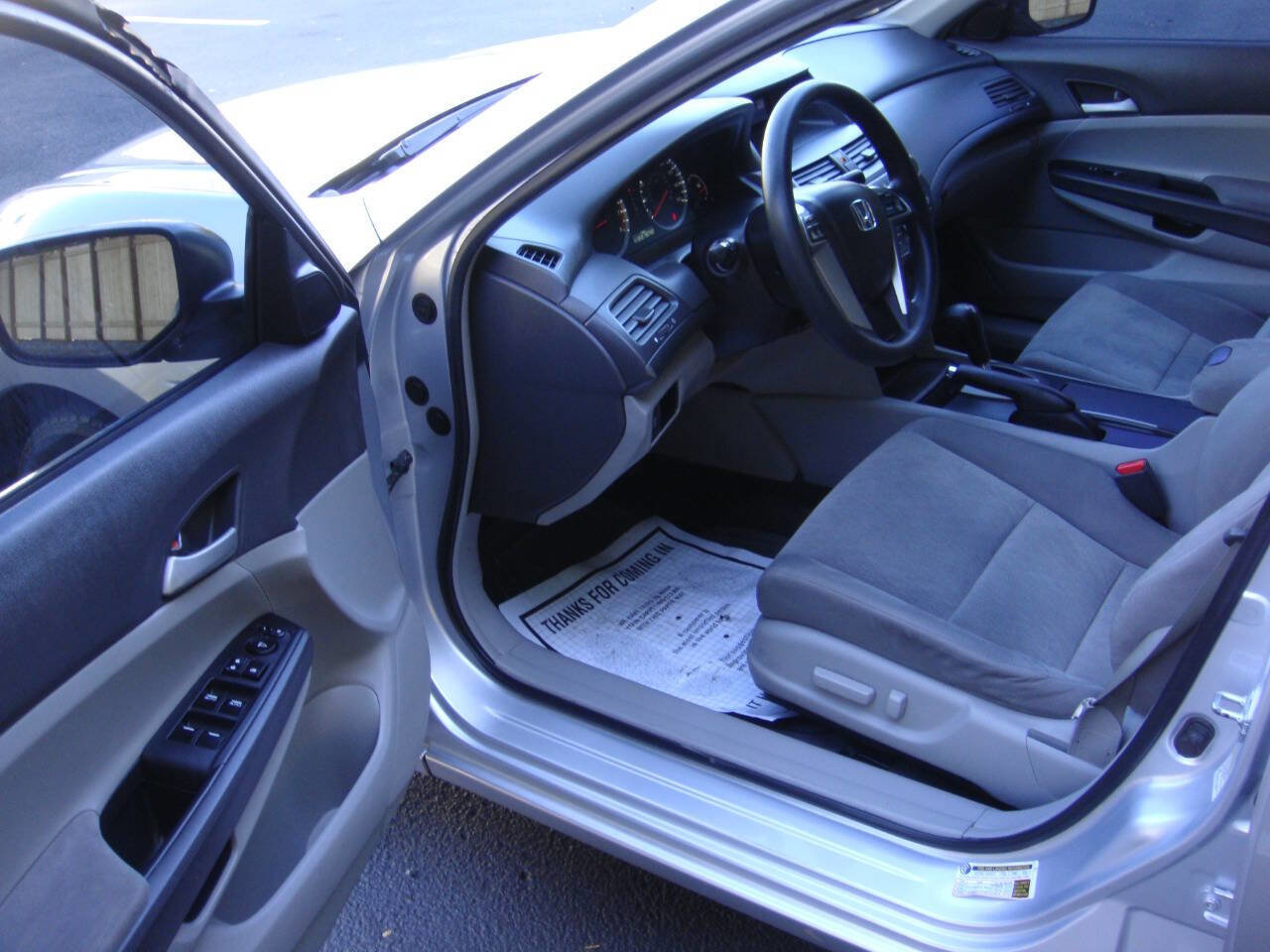 Used 2009 Honda Accord LX-P image 12