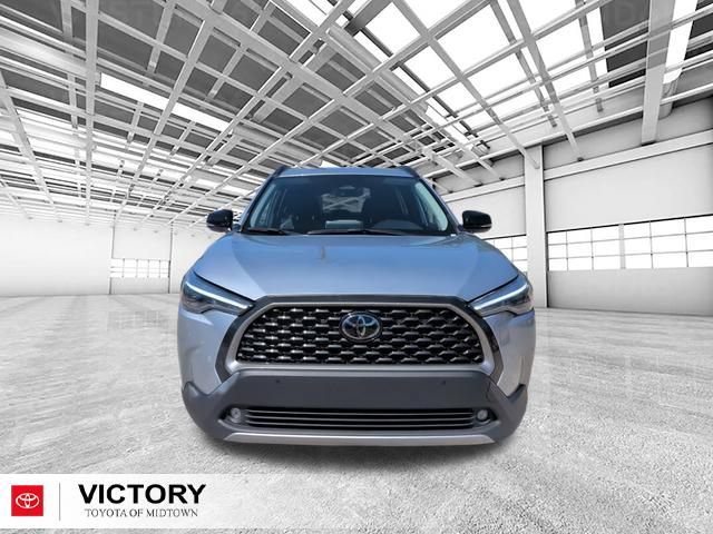 Certified 2025 Toyota Corolla Cross XLE FWD image 9