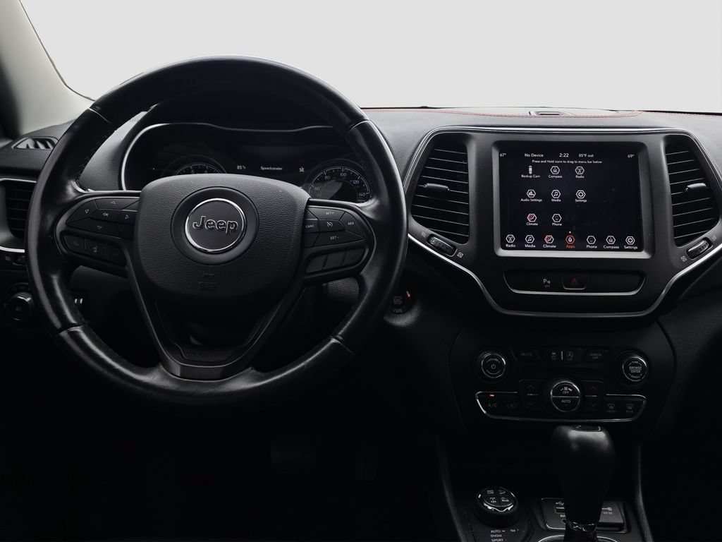 Used 2019 Jeep Cherokee Trailhawk AWD/4WD image 13