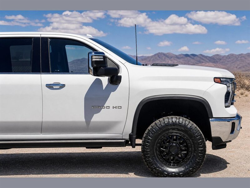 Used 2024 Chevrolet Silverado 2500 LTZ w/ LTZ Plus Package AWD/4WD image 7