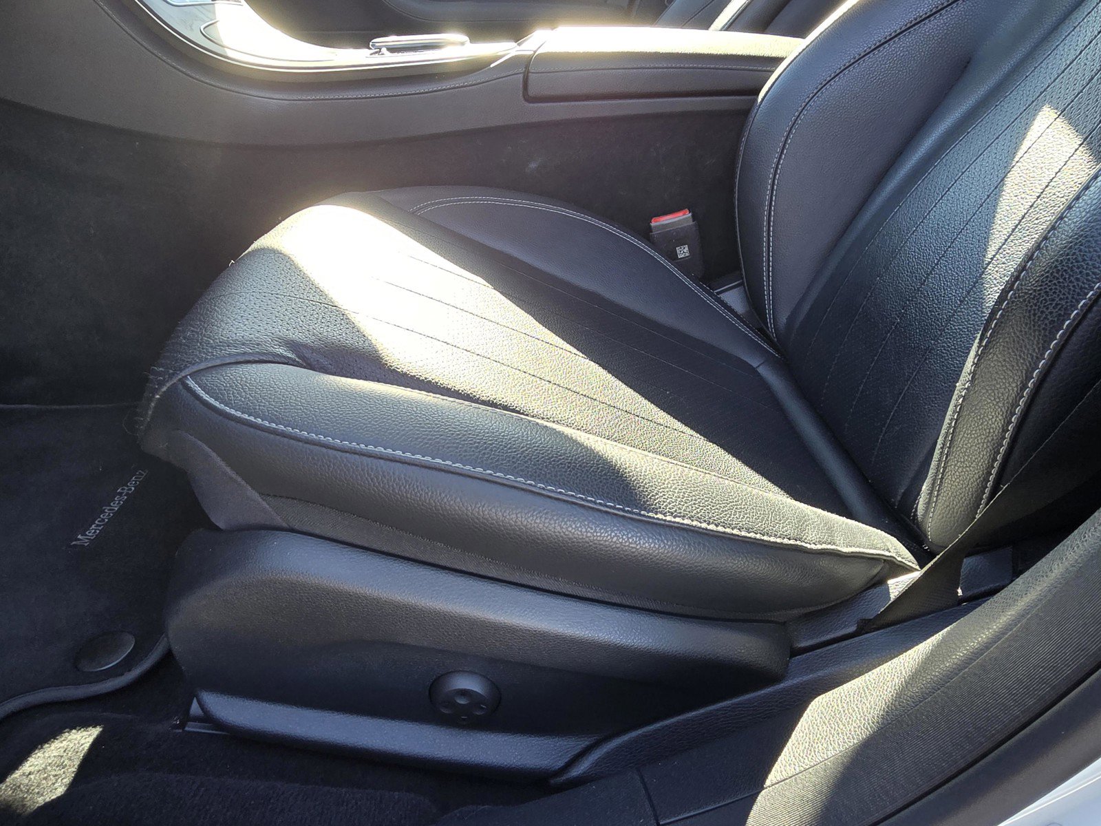 Used 2023 Mercedes-Benz E 350 Sedan image 15