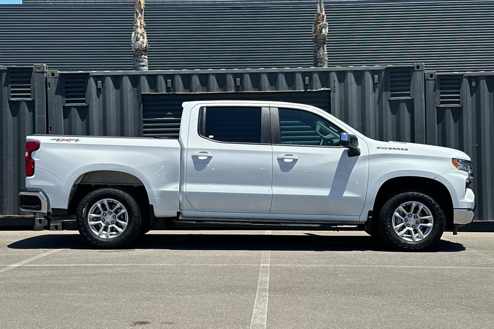 Used 2023 Chevrolet Silverado 1500 LT AWD/4WD image 9