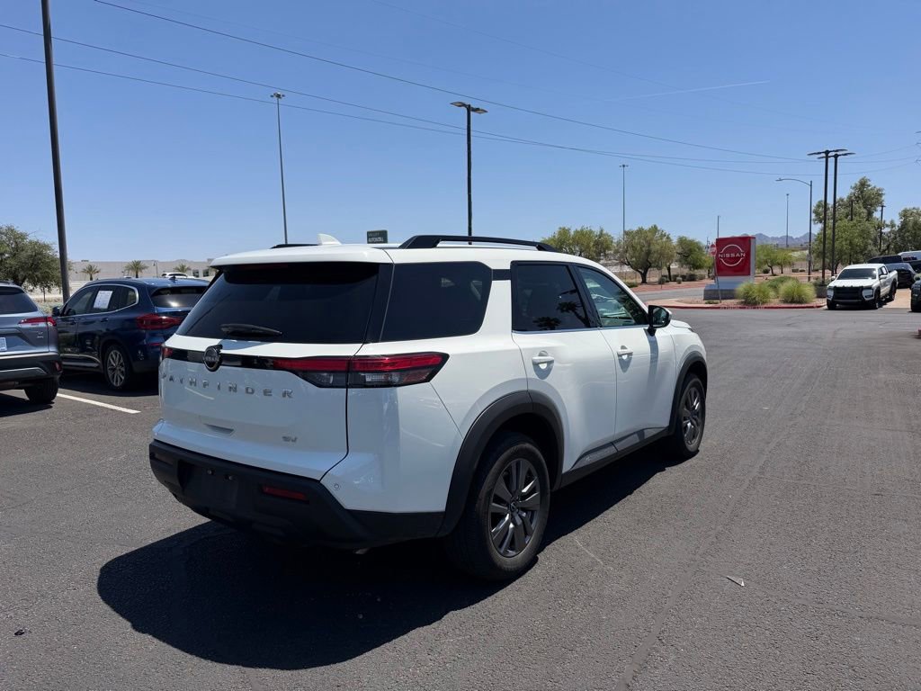 Used 2024 Nissan Pathfinder SV FWD image 5