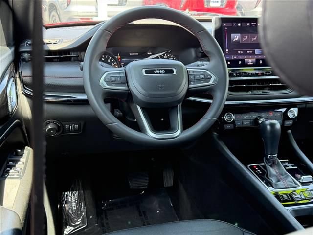 Used 2024 Jeep Compass Trailhawk AWD/4WD image 9