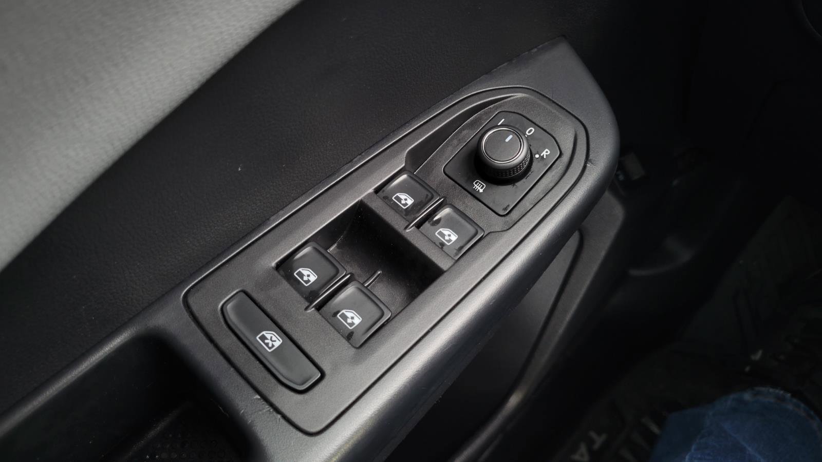 Used 2022 Volkswagen Taos SE w/ Panoramic Sunroof Package image 23