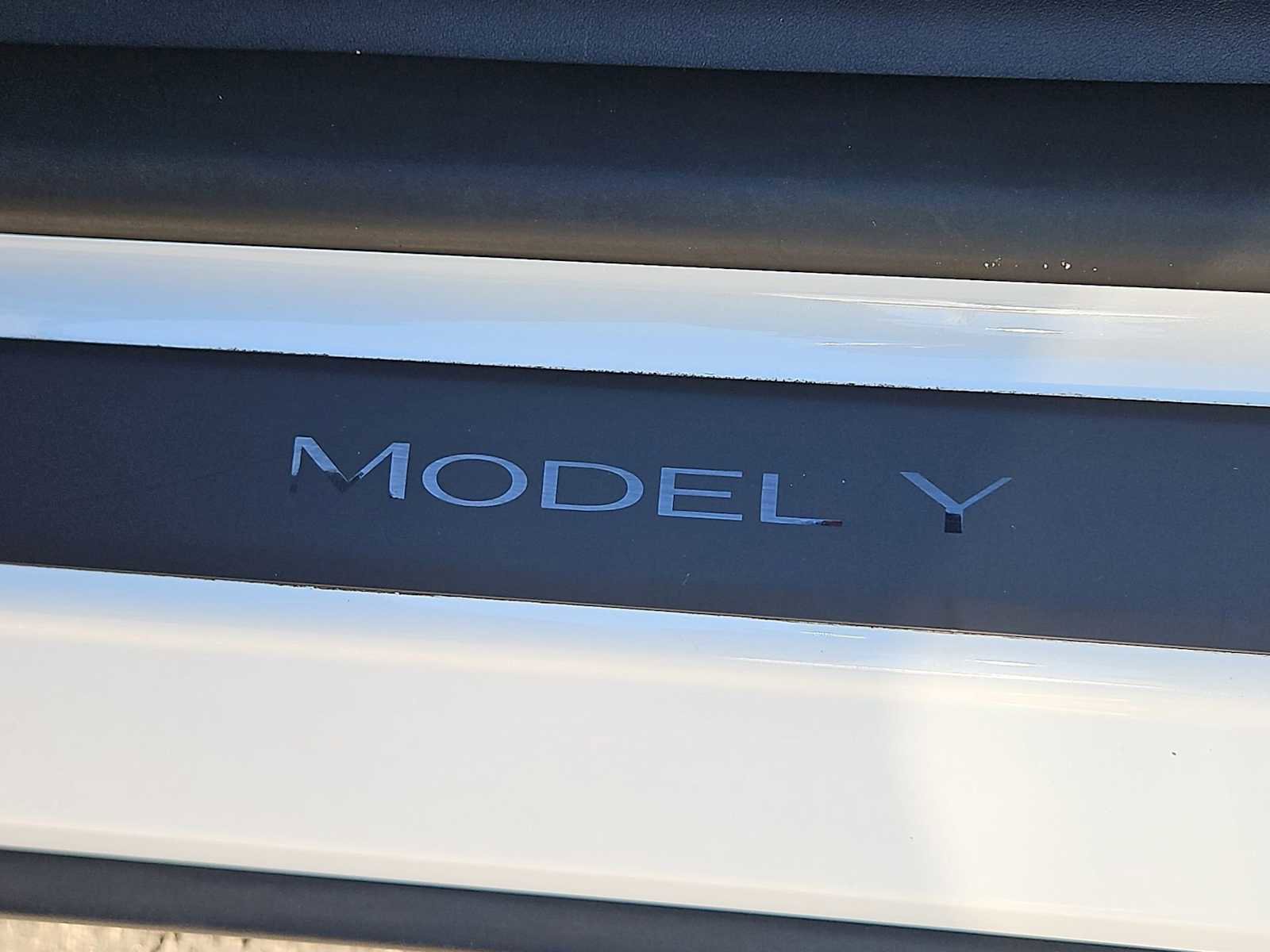 Used 2024 Tesla Model Y Long Range image 12