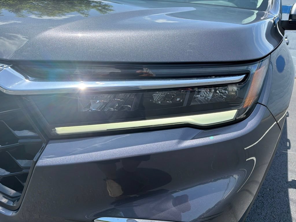 Certified 2025 Honda Pilot Touring image 9