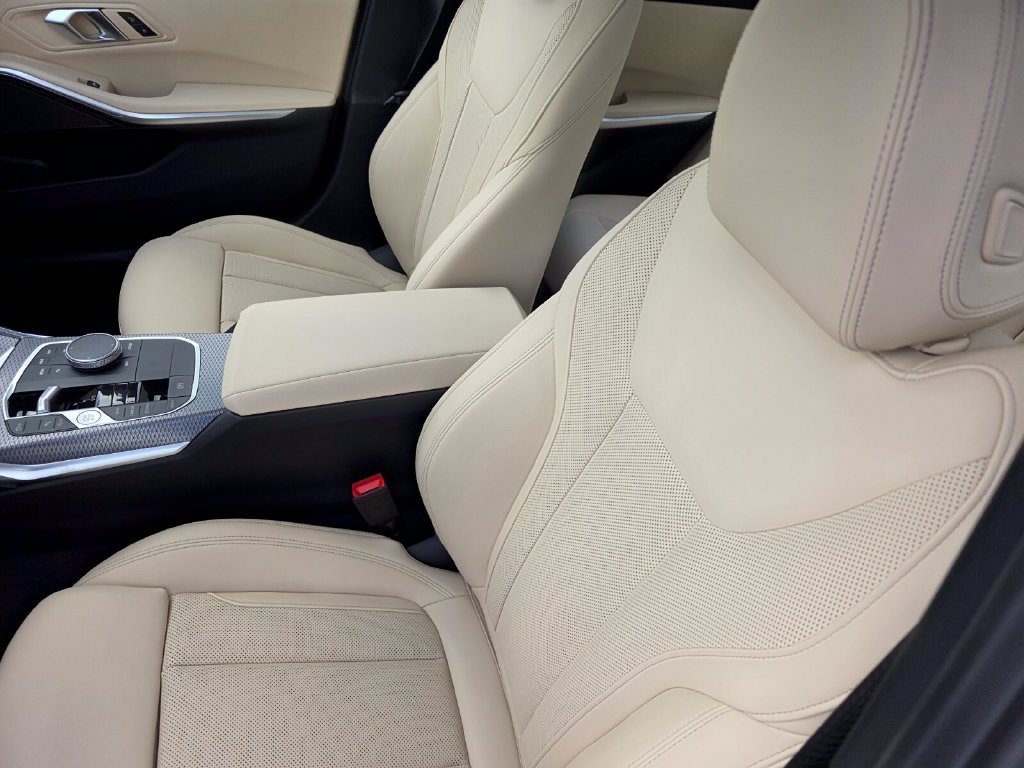 New 2026 BMW 330i Sedan w/ Premium Package RWD image 9