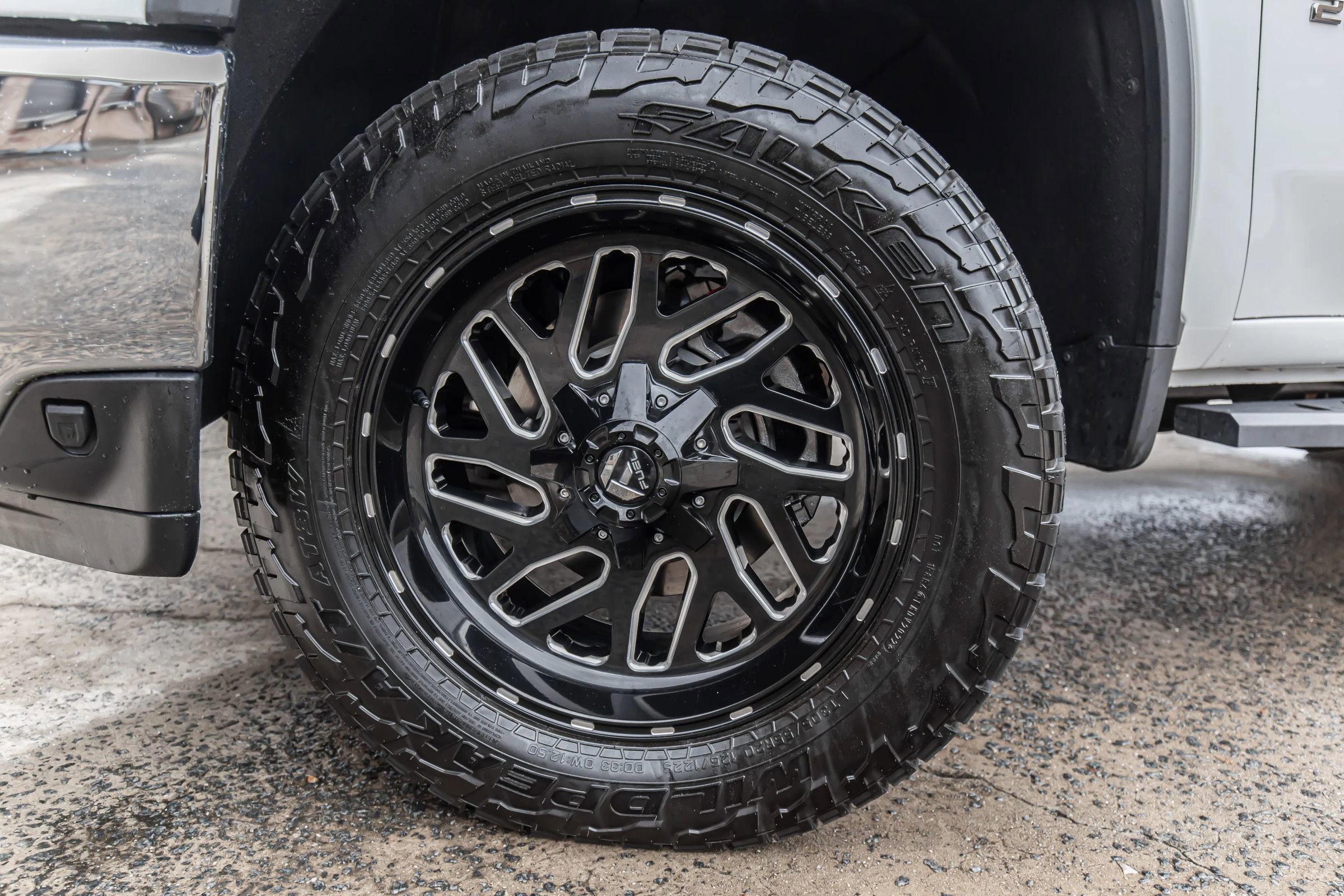 Used 2021 Chevrolet Silverado 2500 LTZ w/ LTZ Convenience Package image 4