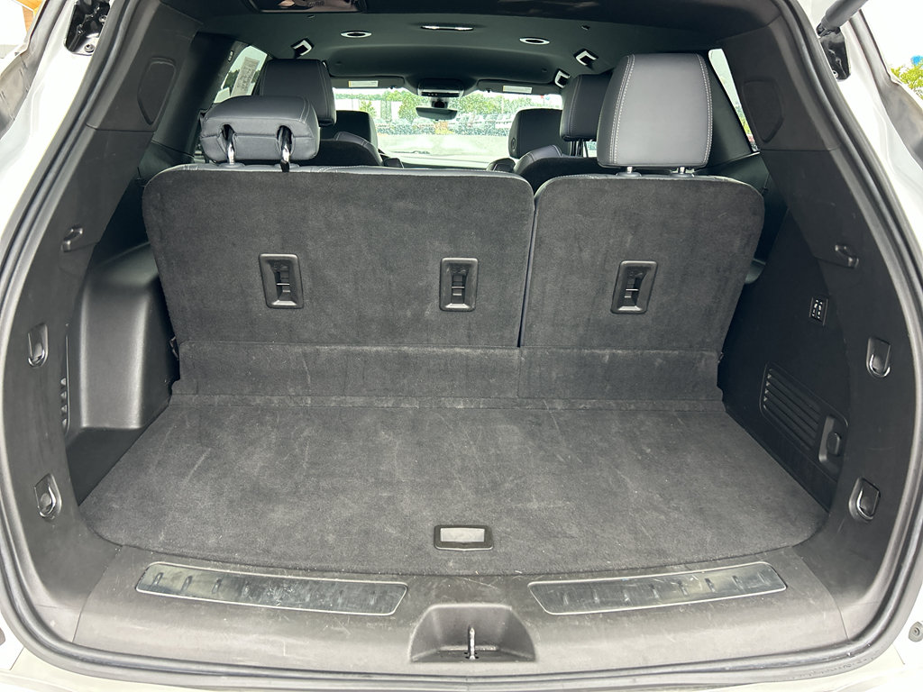 Used 2024 Buick Enclave Premium AWD/4WD image 9
