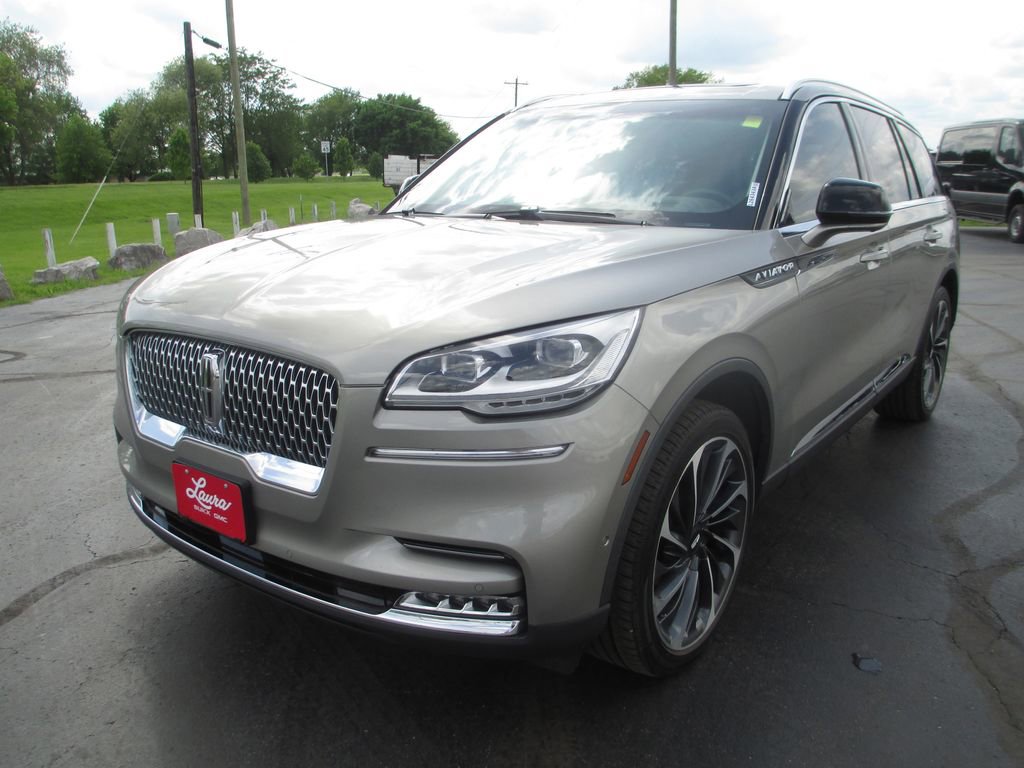Used 2023 Lincoln Aviator Reserve w/ Equipment Group 201A AWD/4WD image 11