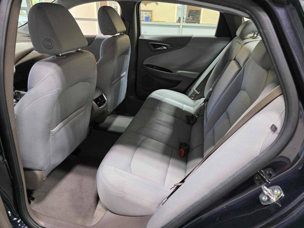 Used 2022 Chevrolet Malibu LT FWD image 19