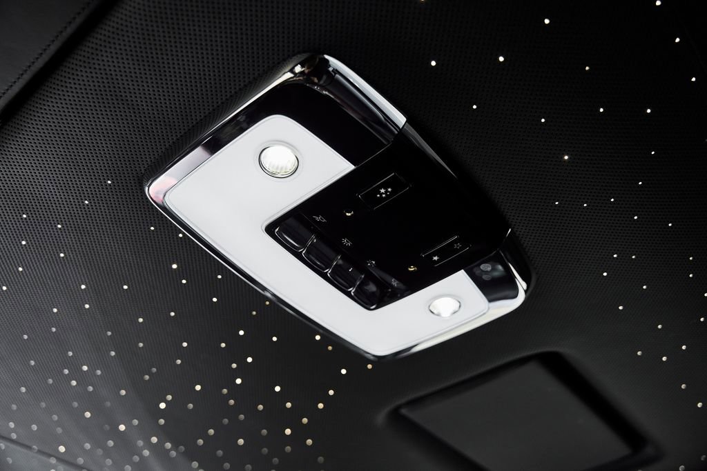 Used 2024 Rolls-Royce Phantom Sedan RWD image 70
