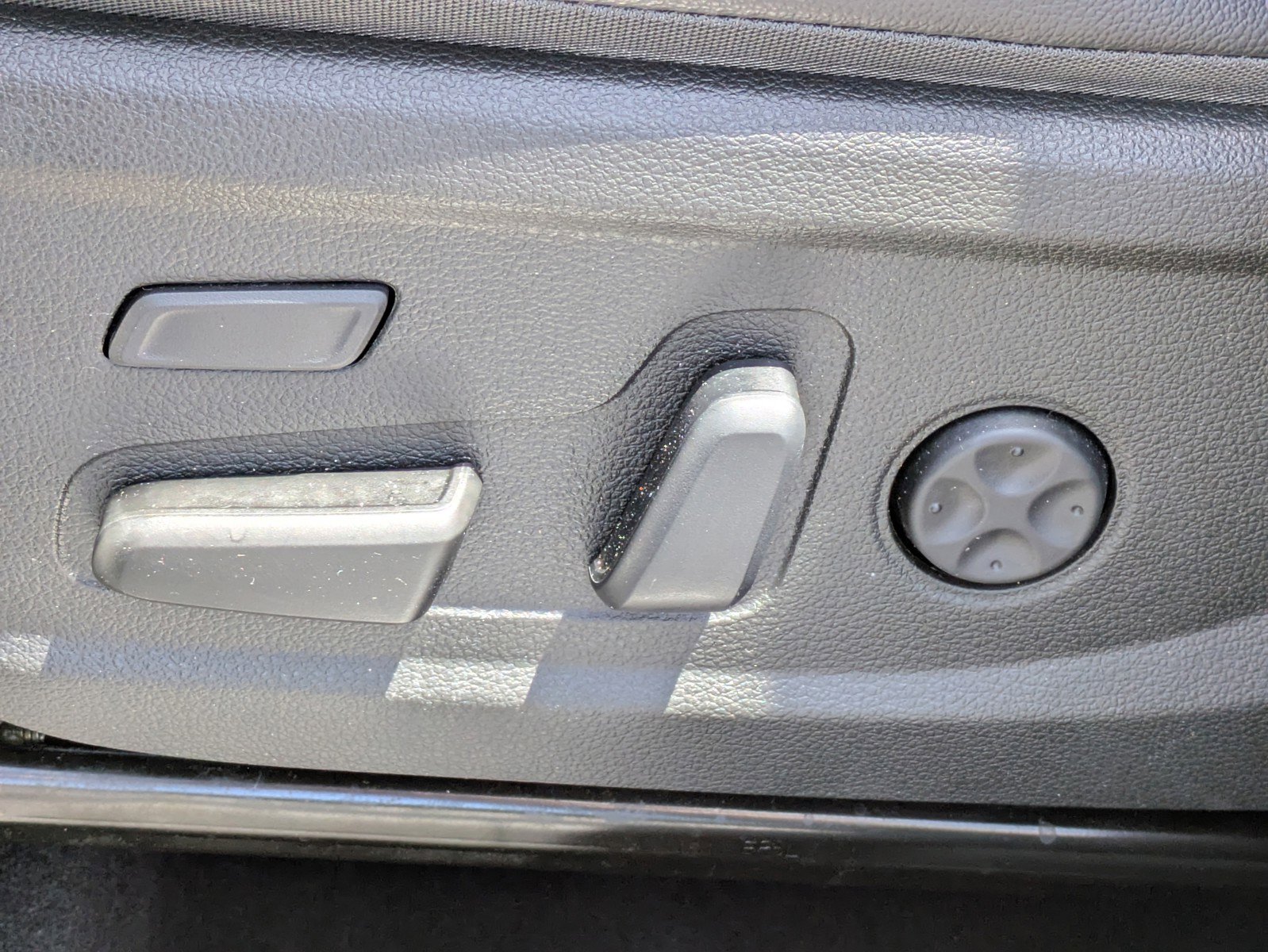 Used 2023 Hyundai Santa Fe Limited image 18