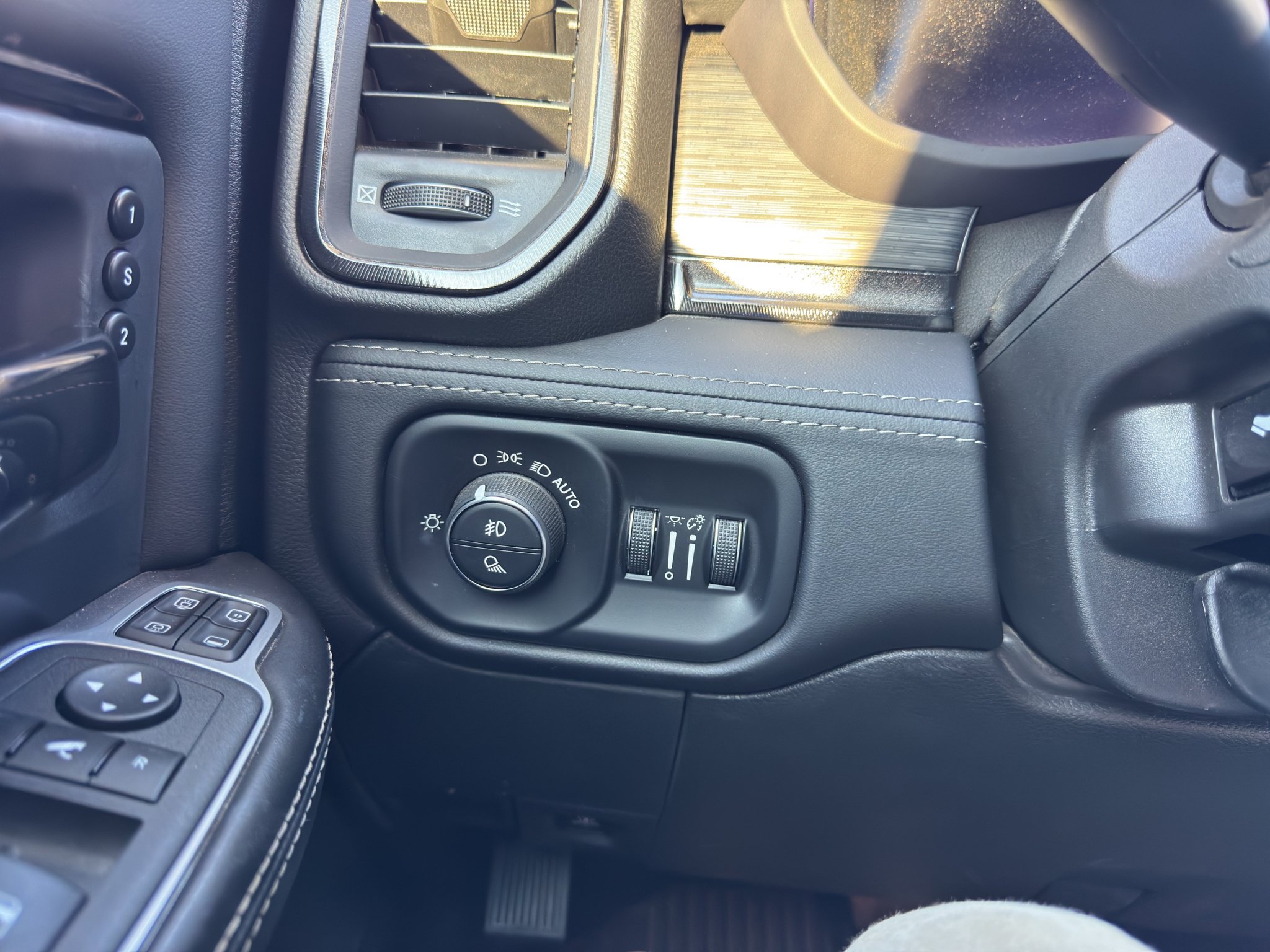 Used 2024 RAM 2500 Rebel w/ Level 2 Equipment Group AWD/4WD image 28