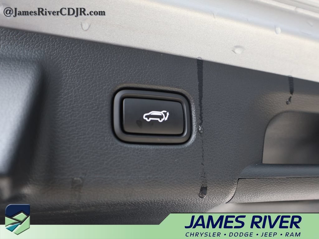 Used 2025 Hyundai Palisade SEL FWD image 17