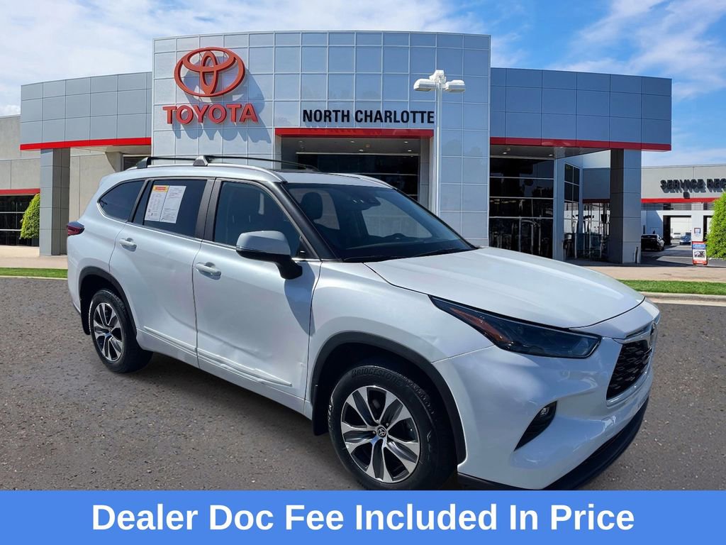 Used 2023 Toyota Highlander XLE