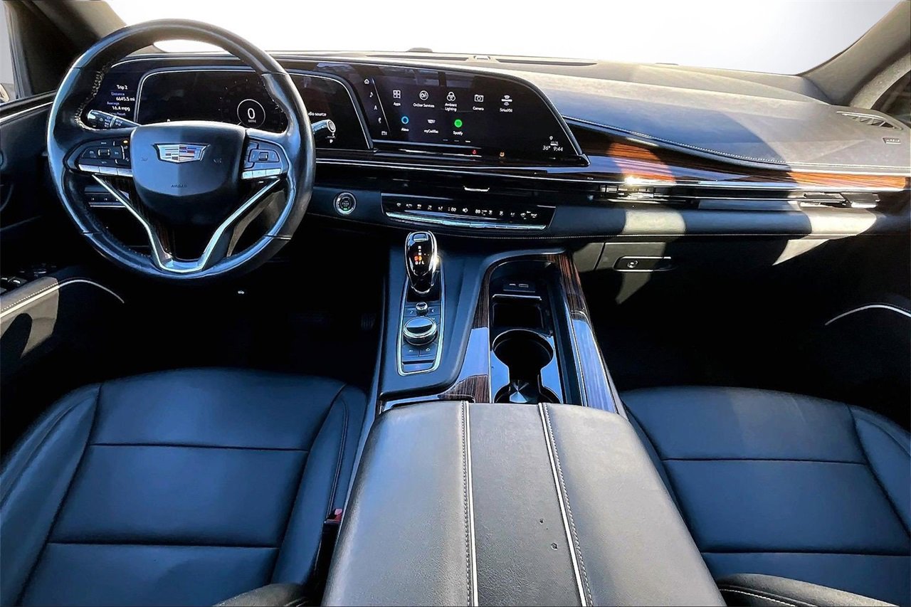 Used 2022 Cadillac Escalade Luxury image 15