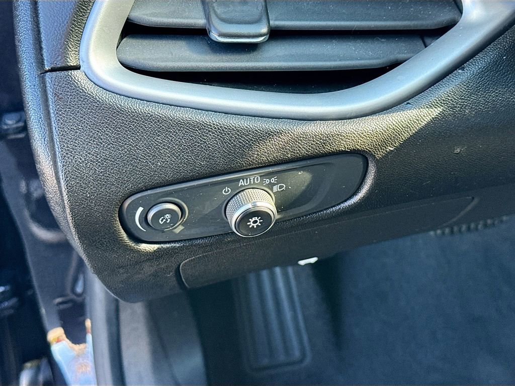 Used 2023 Chevrolet Malibu LT image 22