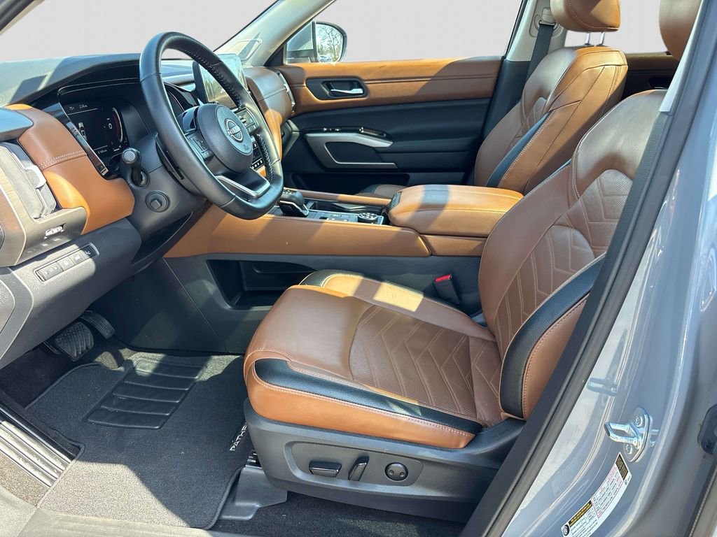Certified 2023 Nissan Pathfinder Platinum AWD/4WD image 9