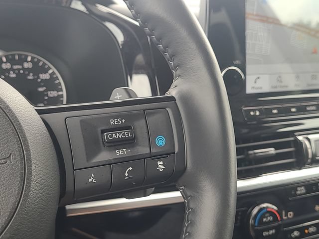Used 2024 Nissan Pathfinder SL AWD/4WD image 17