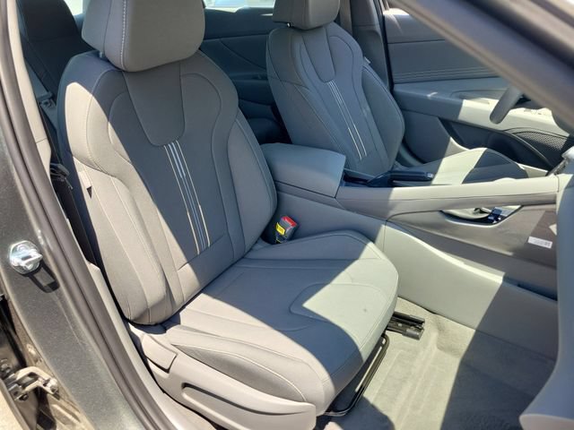 New 2026 Hyundai Elantra Sport FWD image 21