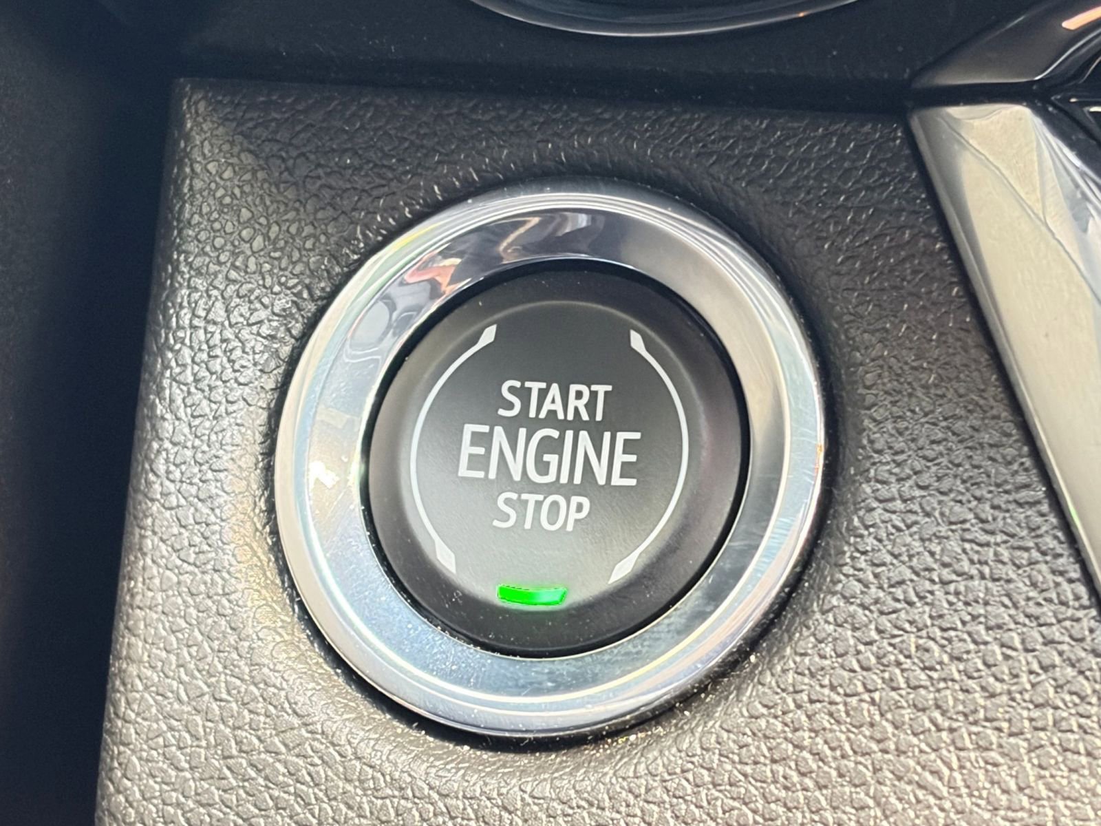 Used 2025 Buick Envista Sport Touring FWD image 31