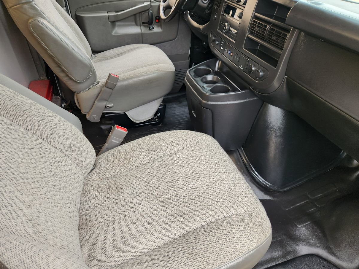 Used 2022 Chevrolet Express 3500 w/ Power Convenience Package RWD image 18