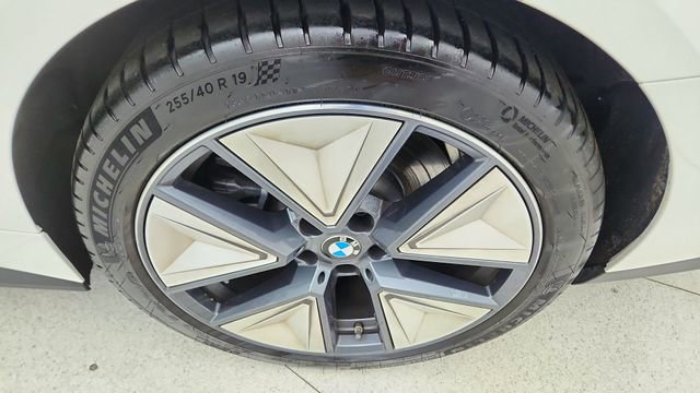 Used 2025 BMW i4 xDrive40i w/ Premium Package AWD/4WD image 59