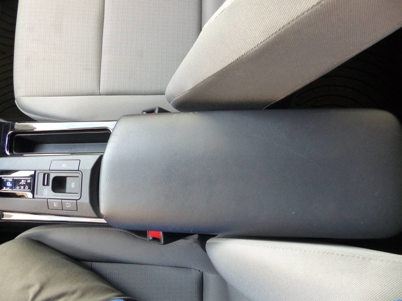 Used 2024 Toyota Prius LE image 48