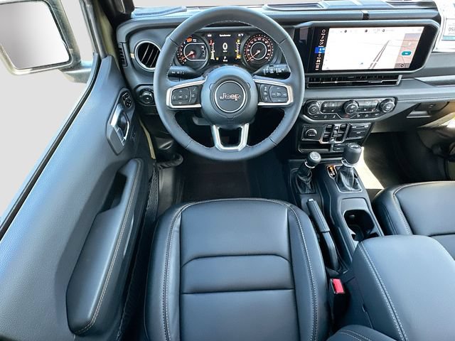 New 2026 Jeep Wrangler Unlimited Sahara AWD/4WD image 17