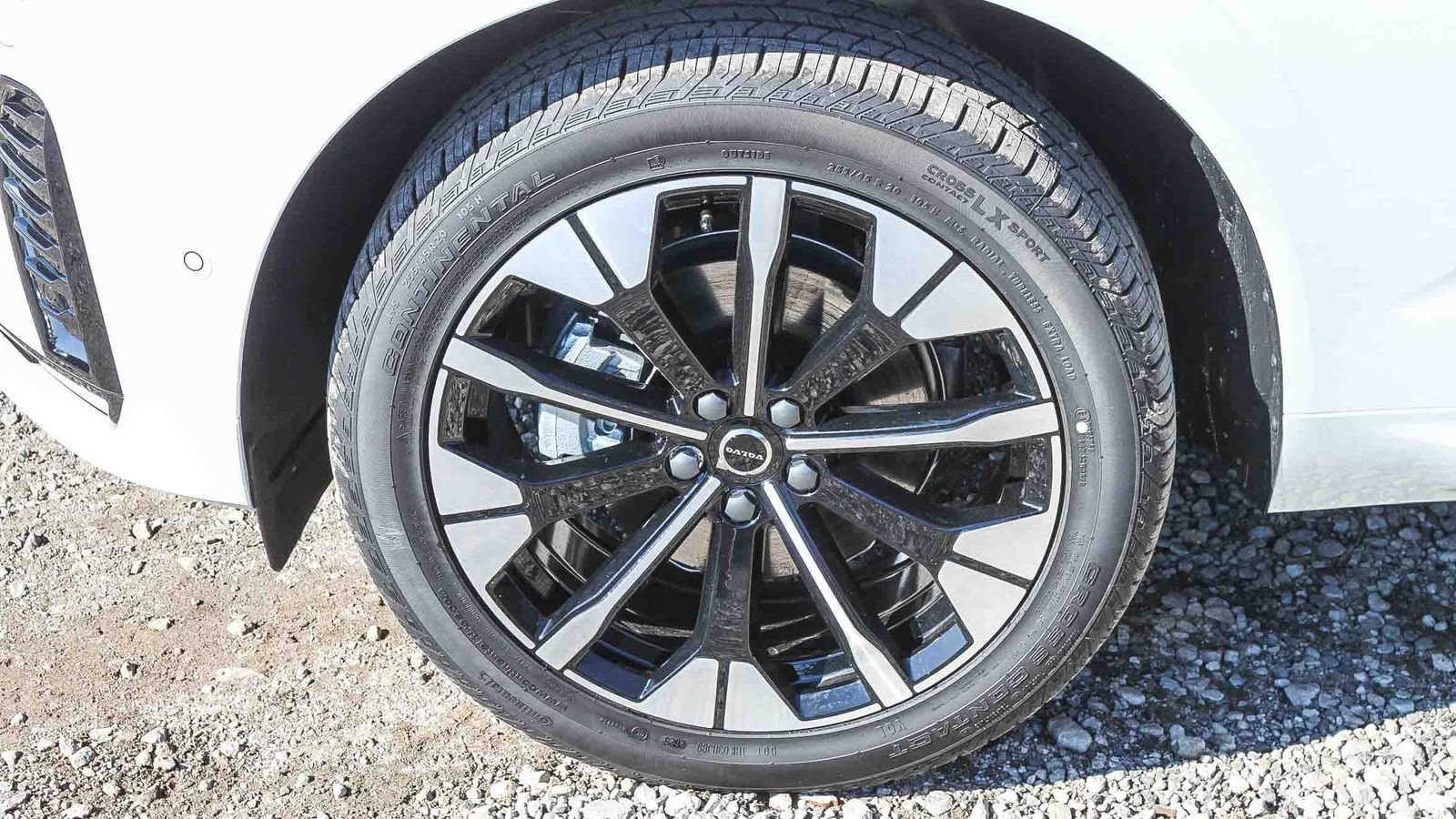 New 2026 Volvo XC60 B5 Plus w/ Climate Package PRO AWD/4WD image 12
