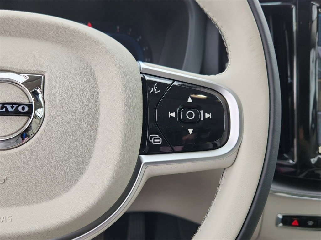 New 2025 Volvo XC60 B5 Plus w/ Protection Package Premier image 10