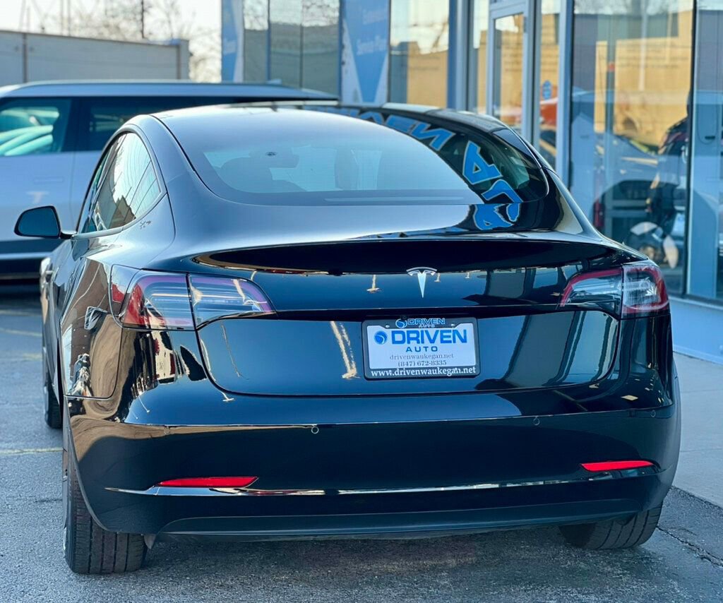 Used 2021 Tesla Model 3 Standard Range Plus image 36