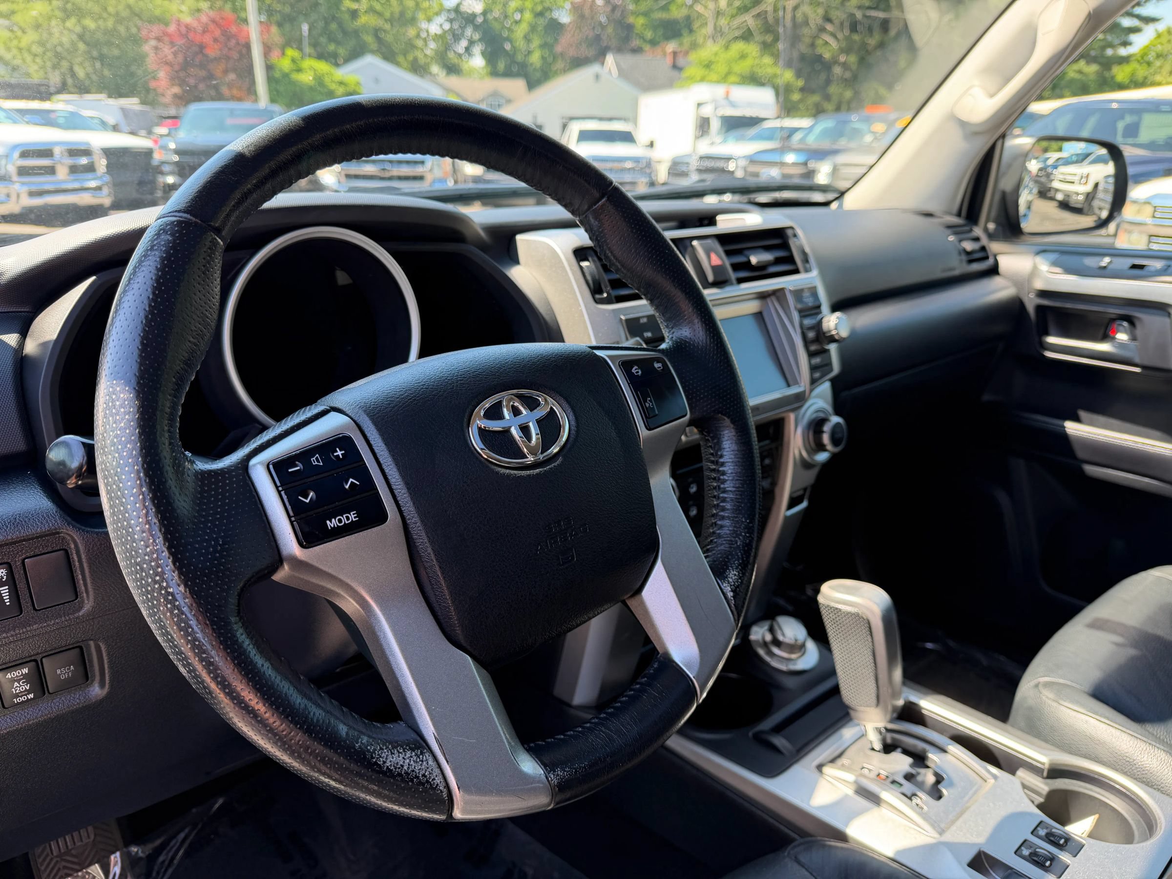 Used 2012 Toyota 4Runner Limited AWD/4WD image 30