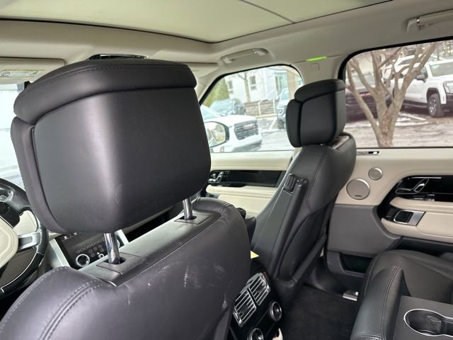 Used 2018 Land Rover Range Rover HSE image 13