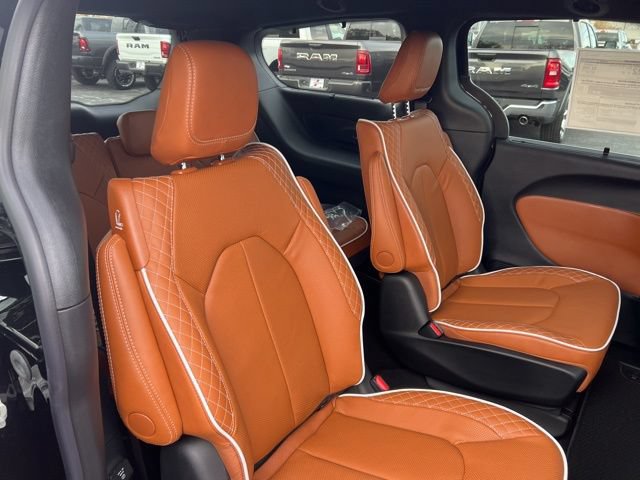 New 2026 Chrysler Pacifica Pinnacle FWD image 11
