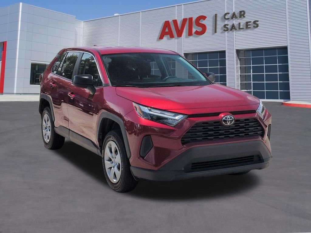 Used 2025 Toyota RAV4 LE AWD/4WD image 3