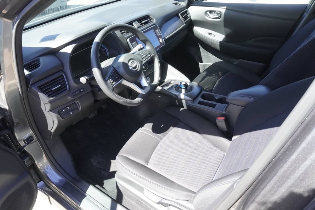 Used 2025 Nissan Leaf S FWD image 18