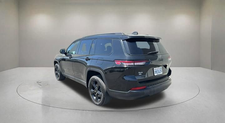 Used 2023 Jeep Grand Cherokee L Laredo AWD/4WD image 4